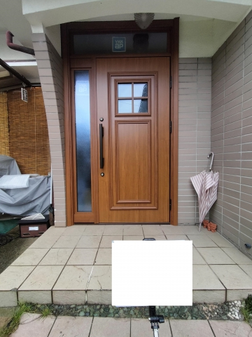 玄関ドアをカバー工法で新しくしました。（高松市Ｏ様邸）